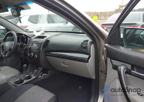 2011 Kia Sorento Lx z USA, uszkodzony, nr VIN 5XYKT3A11BG118130